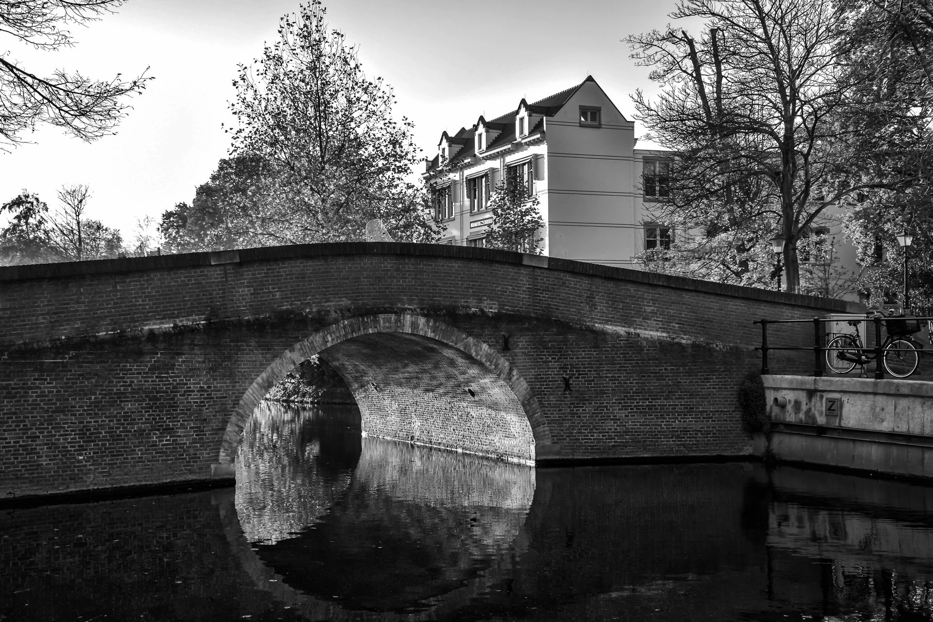 Brug den haag - Zaakbrug - Tolk tussen ZDS en ZGW